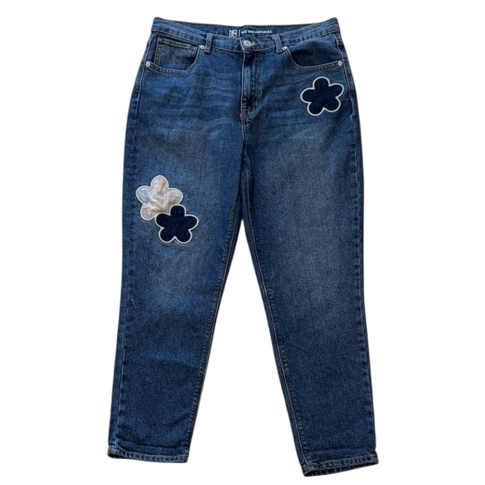 No Boundaries Juniors' Destructed Mom Jeans Size 15 - Picture 2 of 5